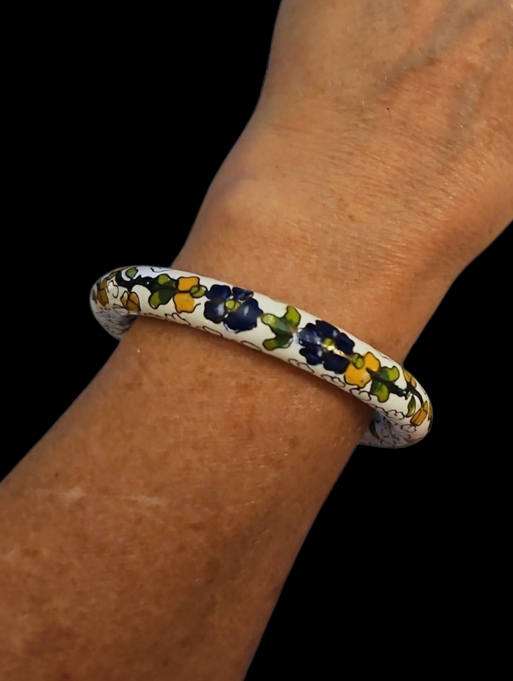 Vintage White Floral Cloisonne Style Bracelet